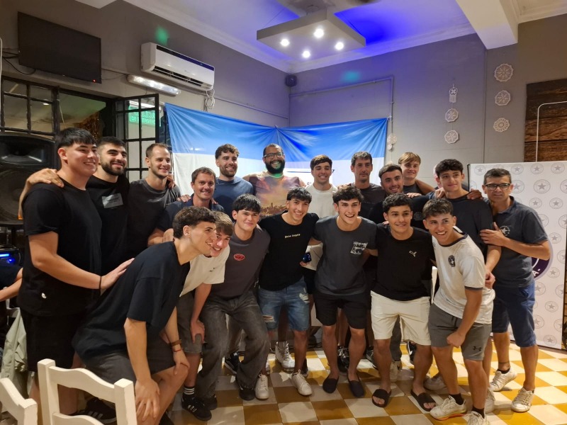 Racing se present� en sociedad y apuesta fuerte a la identidad local